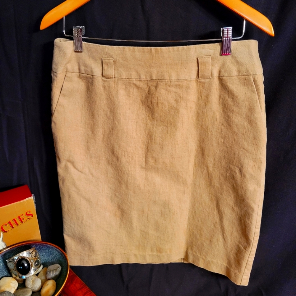 NEW YORK CLOTHING CO KNEE LENGTH TAN PENCIL SKIRT